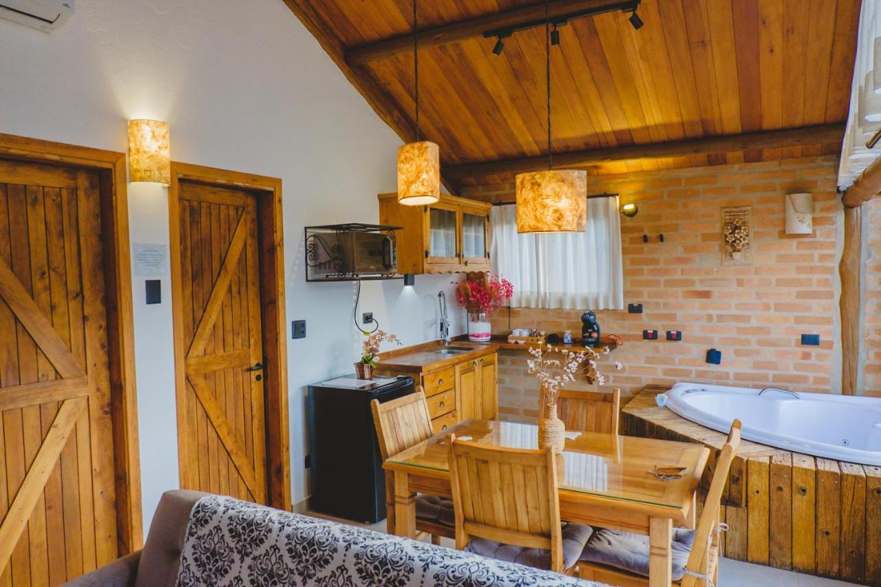 Pousada Ho'Oponopono Chalets & Wine Sapucaí-Mirim Buitenkant foto
