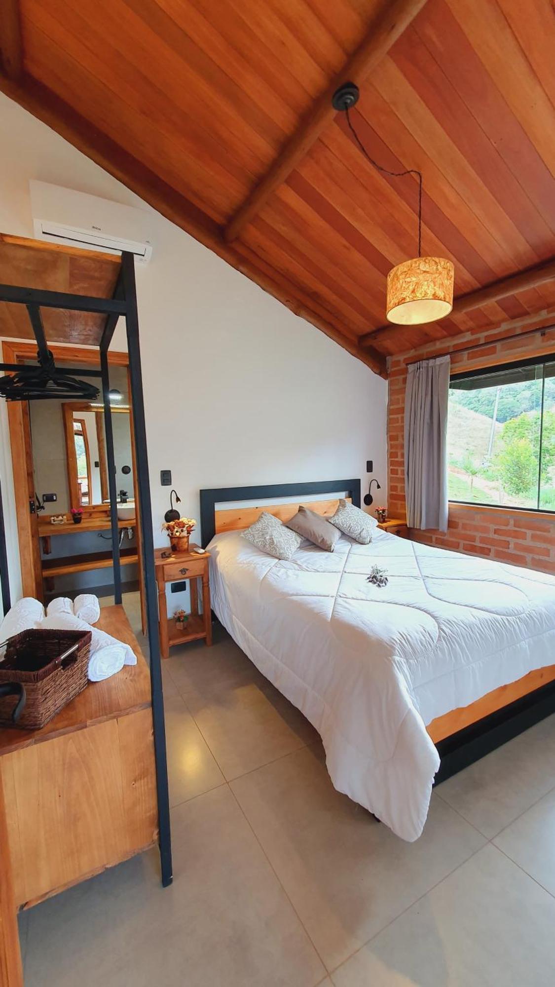 Pousada Ho'Oponopono Chalets & Wine Sapucaí-Mirim Buitenkant foto