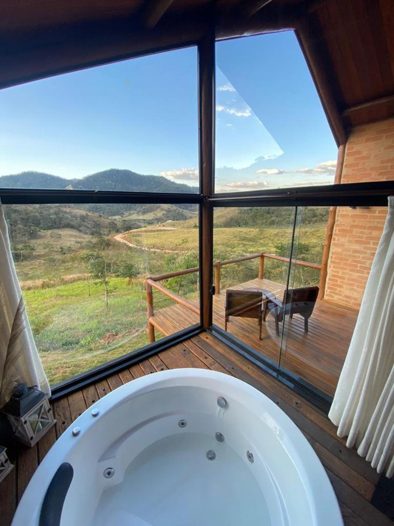 Pousada Ho'Oponopono Chalets & Wine Sapucaí-Mirim Buitenkant foto