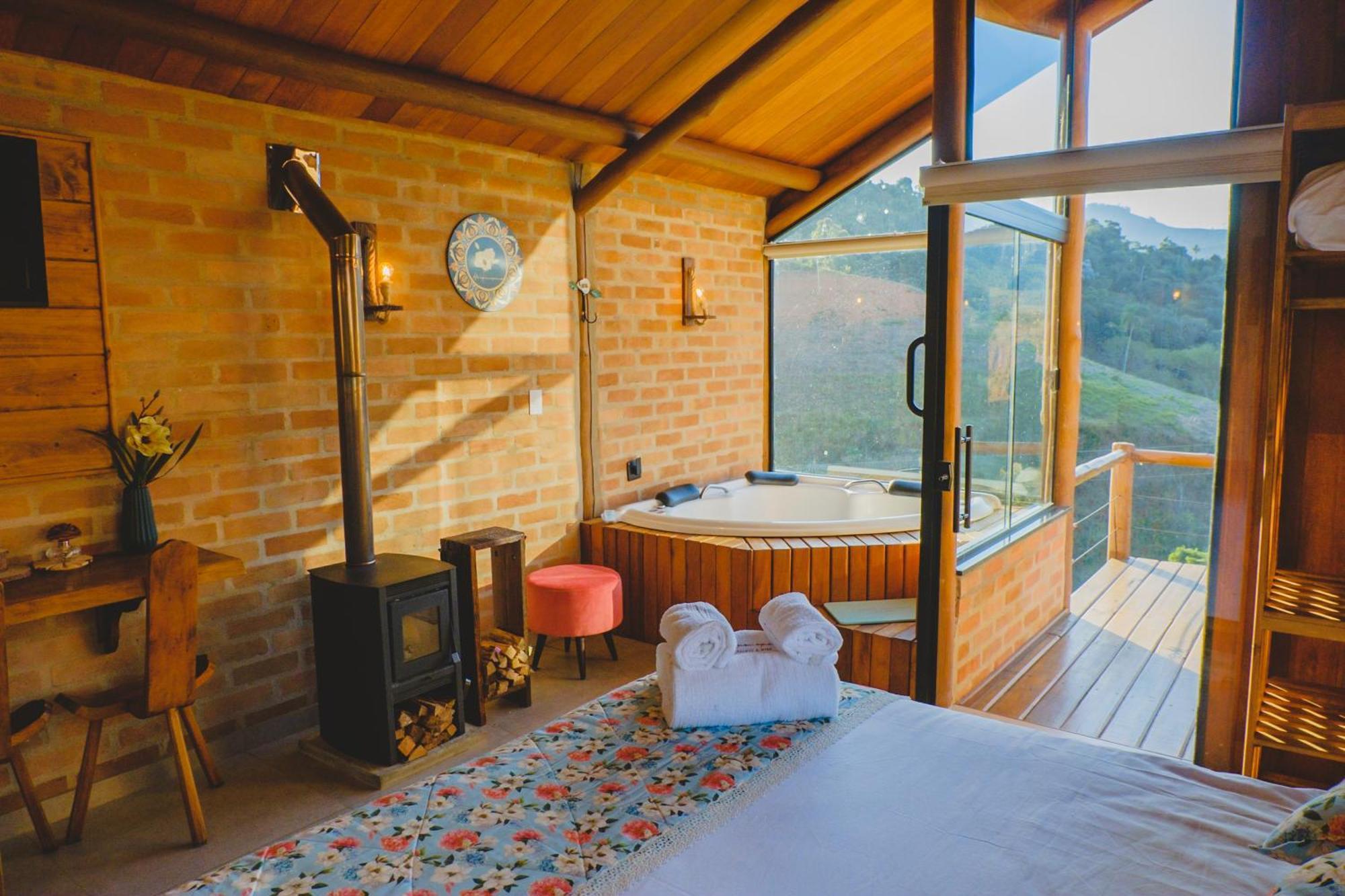 Pousada Ho'Oponopono Chalets & Wine Sapucaí-Mirim Buitenkant foto